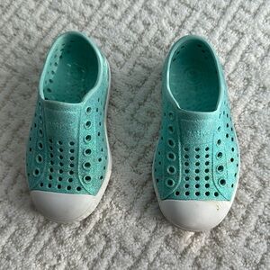Native Jefferson Shoes - size 7